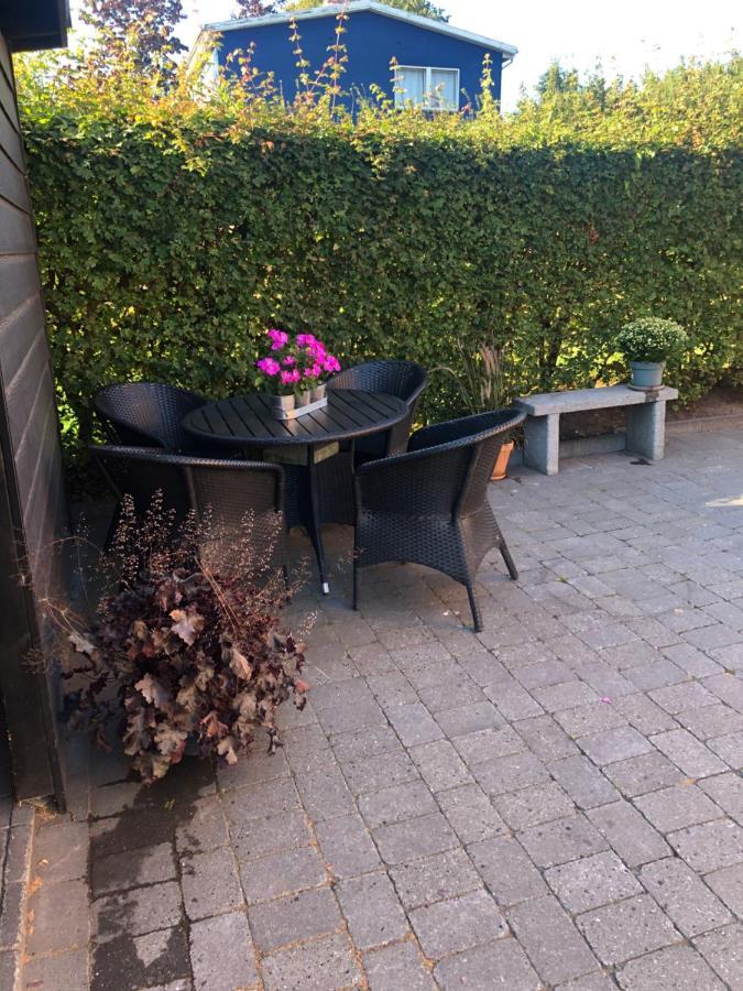Nyistandsat Hojloftet Kaelderlejlighed Pa 70 M2 I Viborg Centrum, Med Plads Til 4 Personer Luaran gambar